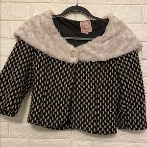 VINTAGE Young Essence Black and White Jacket with Faux Fur Collar